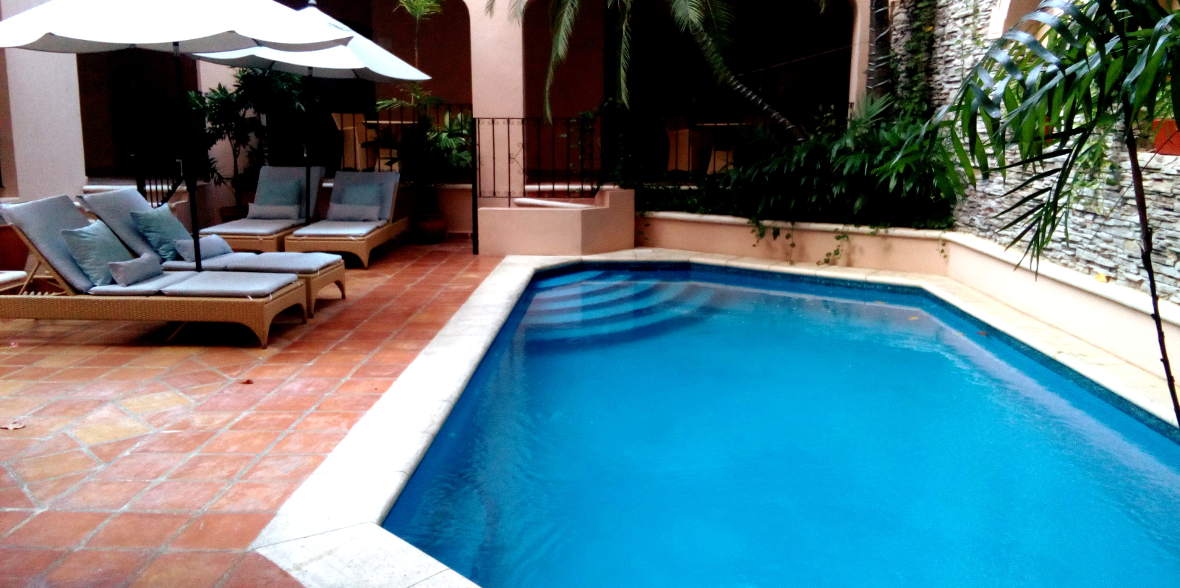 Acanto pool area in Playa del Carmen