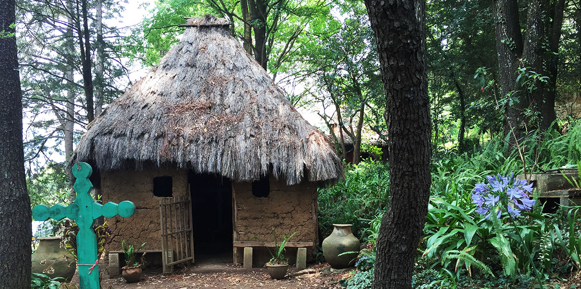 hut on the grounds at Casa Na Bolom