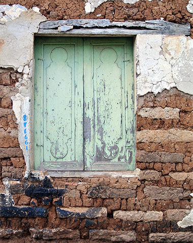 colonial shutters in Suchitoto El Salvador